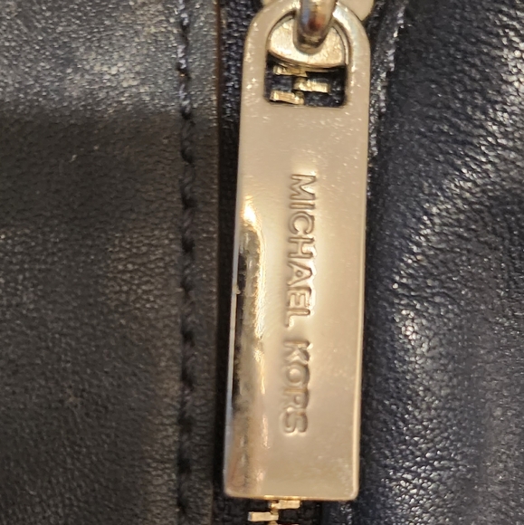 Michael Kors Leather Convertible Crossbody Bag Dark Blue 15" X 11.5" - Picture 3 of 14